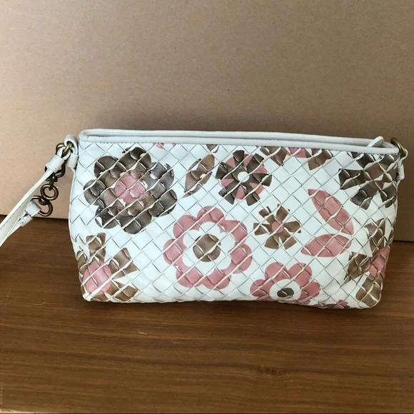 Bottega Veneta mini pochette bag - Picture 7 of 13